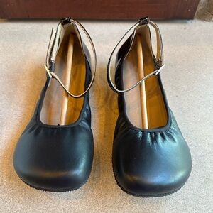 SHAPEN TULIP 3.0 Black Vegan barefoot ballerinas SIZE 9 WIDE